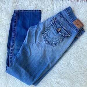 Well Loved True Religion Jordan Button Fly Five Pocket Destroyed Jeans  Sz 27